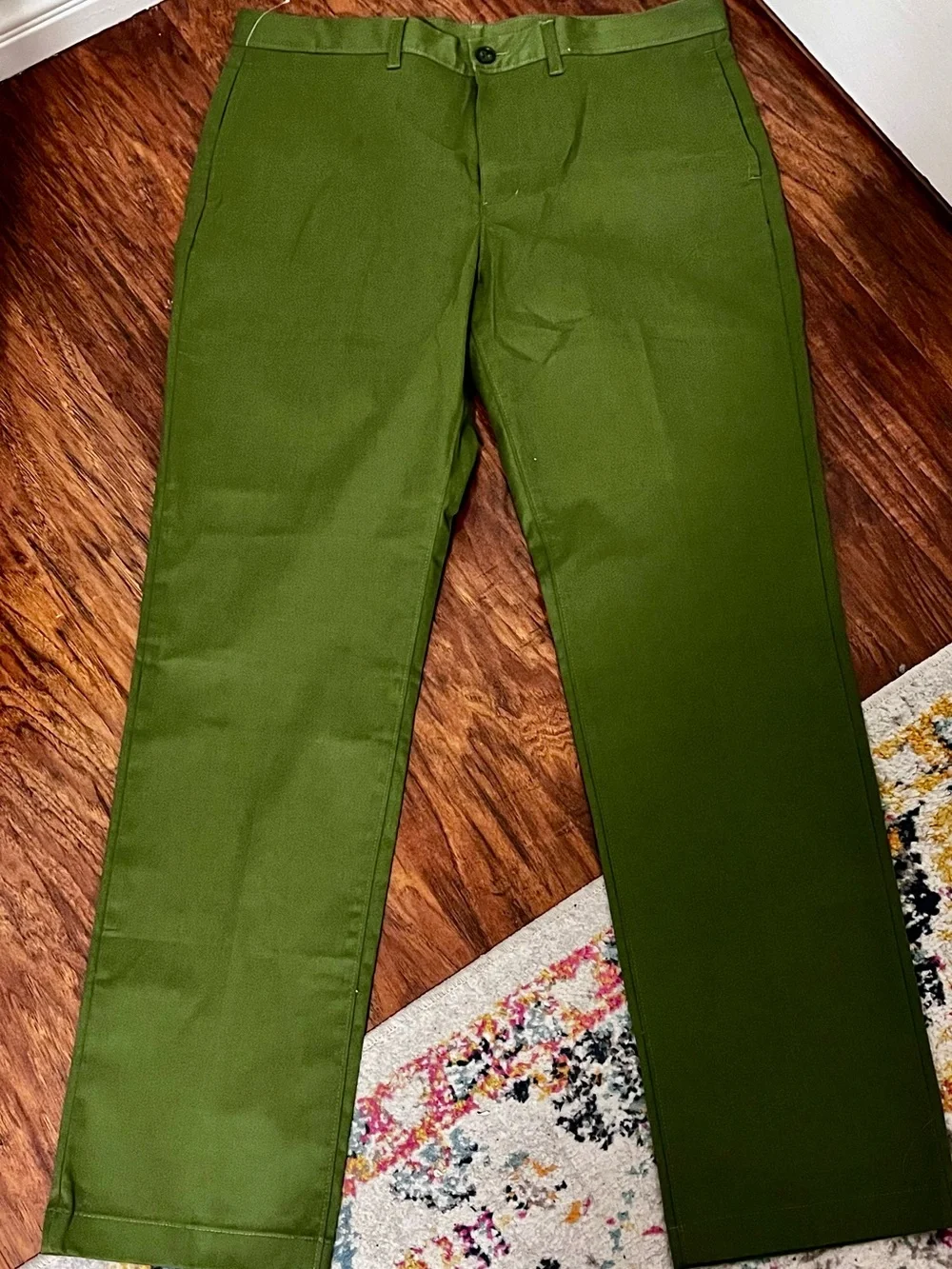 Brand new Men's 14th and Union Olive Green Chino Pants. Size 36w